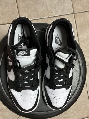 Nike Men’s Low-Top Sneakers — Black and White Contrast